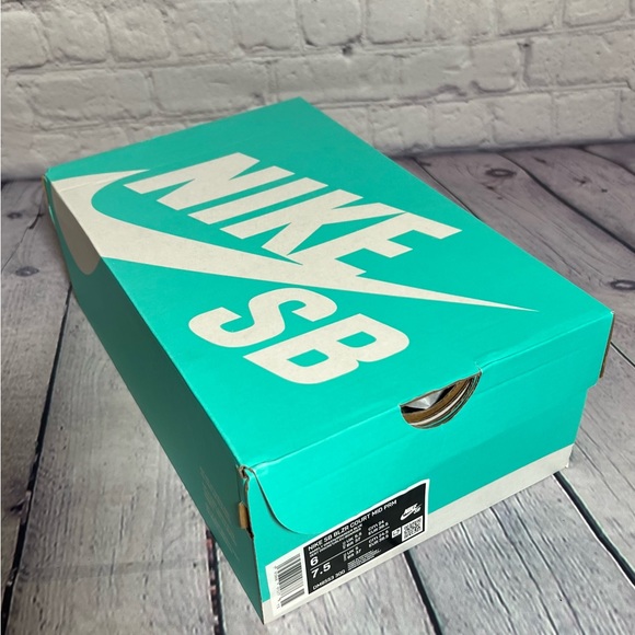 NIB! NIKE SB Blazer Court Mid Premium Barely Green/Boarder Blue. W 7.5 M 6 - Picture 10 of 16